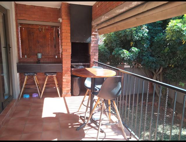 3 BEDROOM TOWNHOUSE FOR SALE IN SUNDOWNER